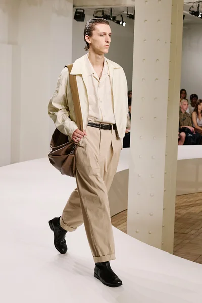 Look 22